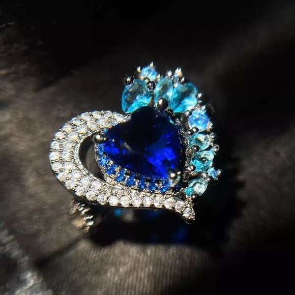 Blue Heart statement ring - Picture 3 of 6